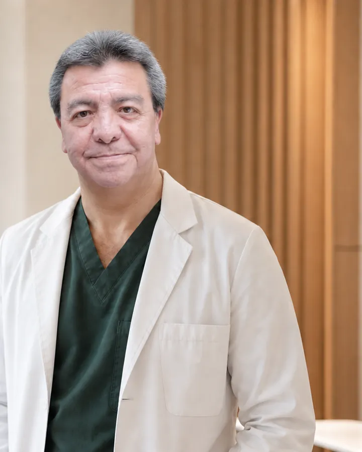 Dr. Eduardo Achotegui, médico urólogo en Ciudad de México